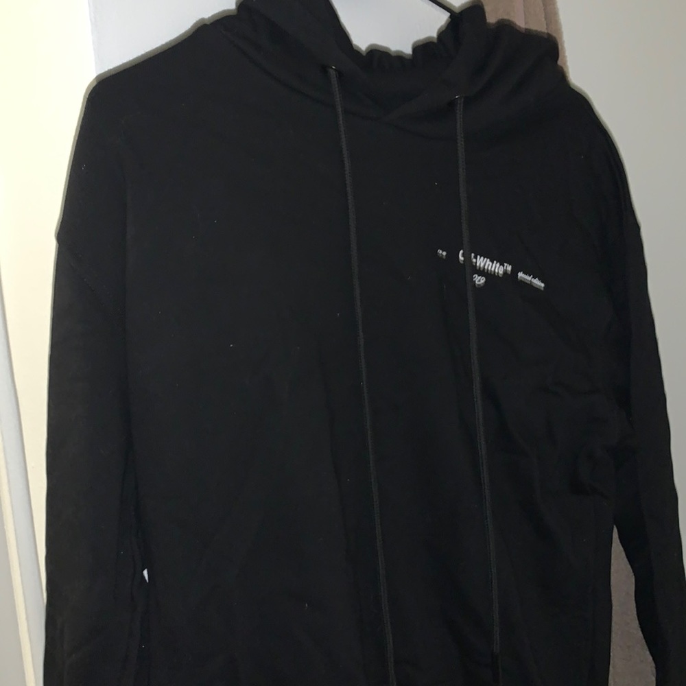 Authentic off white sweater for sale!!